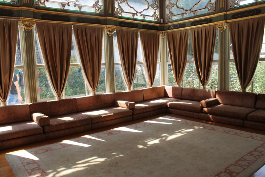 Santal Escape: Curating Luxury Sandalwood Home Fragrance - luxury sandalwood interior