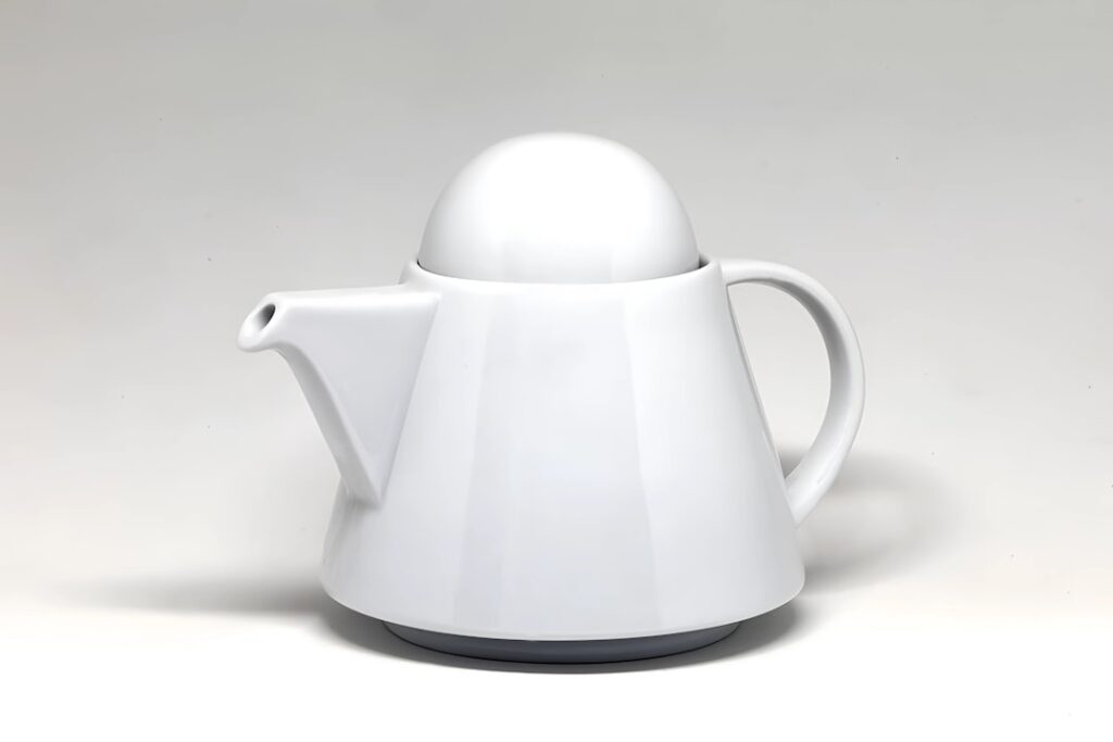 White Tea Essential Oil: Serene, Sophisticated Home Scents - minimalist white tea diffuser