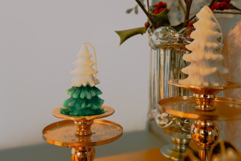 Elevating Holiday Scenting: Pure Essential Oil Blends - minimalist holiday home fragrance