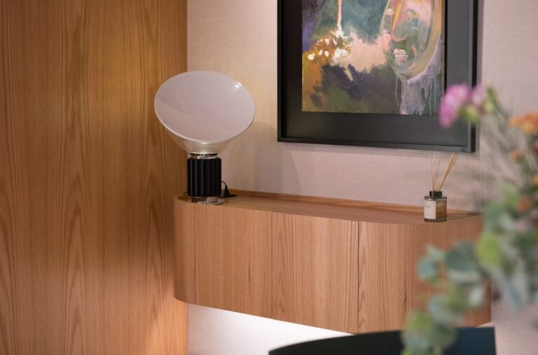 Zero Residue Scenting: The Science of Pure Home Fragrance - minimalist diffuser